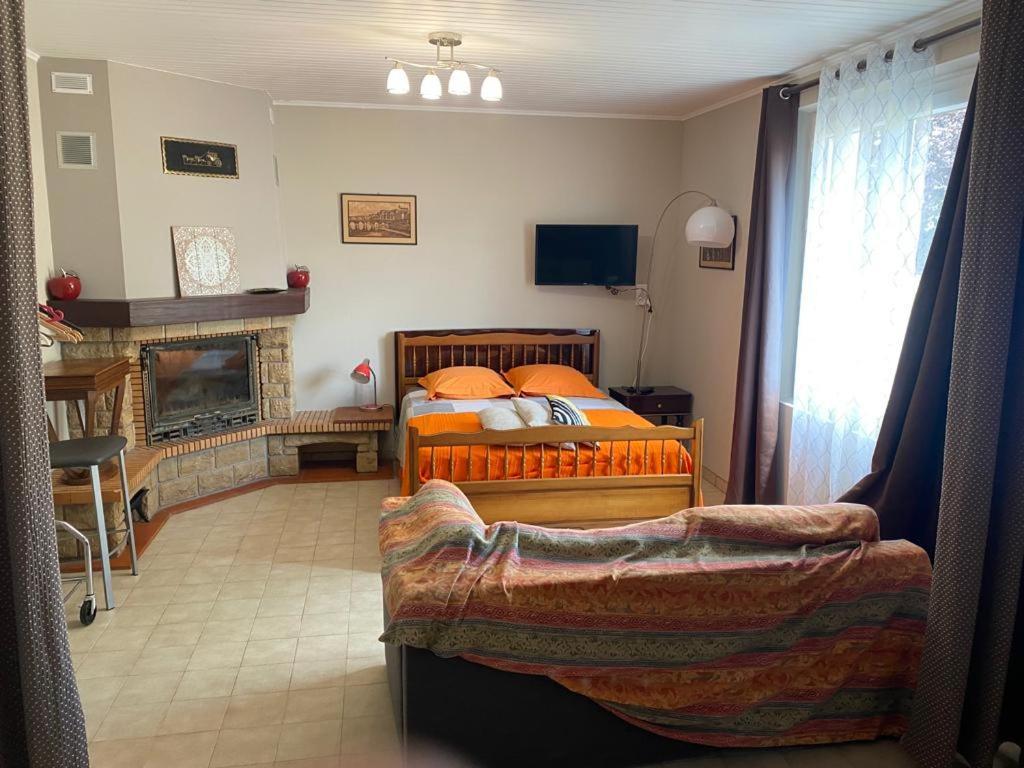 Gite A La Ferme - Confort & Nature Senouillac Экстерьер фото